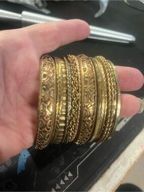 Bracelets bangle thin and thicker
